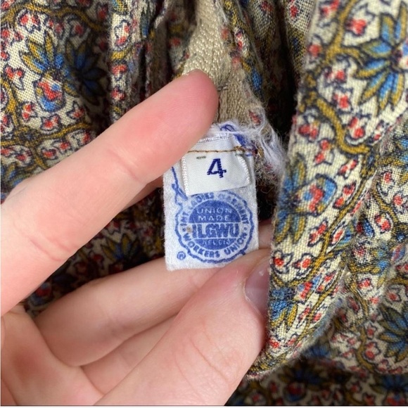 Vintage Oscar de la renta, Saks fifth avenue floral blouse and shorts set - Picture 8 of 8